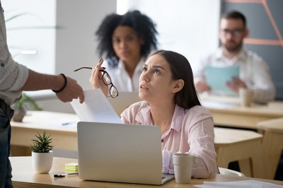 Signs That You Could Be Fired: Formal Communication